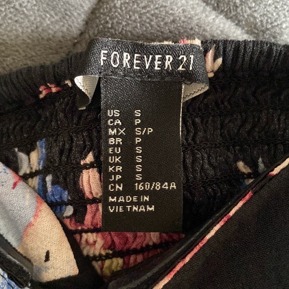 Forever 21 Summer Floral Busier Crop Top - Picture 2 of 3